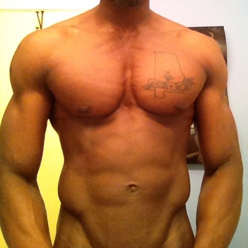 thefineside:  autoswagg: clarkentm0nster: I work too hard not to show off my body…don’t like it, kiss my firm, round, chocolate ass  http://autoswagg.tumblr.com/