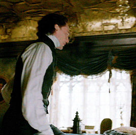 dianamolloy: just-the-hiddles: mandywholock1980: @just-the-hiddles  Poor Thomas…   @nild