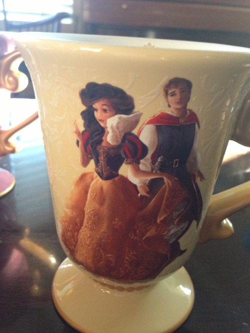 keep-calm-and-disney-on: lettingdownhair: magic-golden-cupcake: I’m in love with my new mugs f