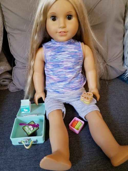 myamericangirldolls:Snack time!