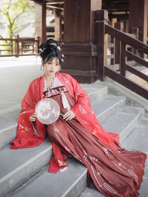 hanfugallery:Chinese hanfu by 花朝记