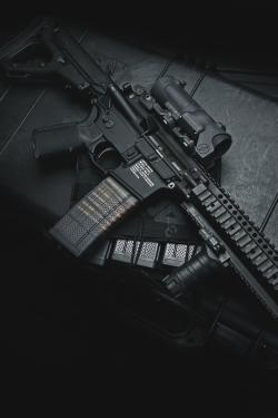 luxuryera:  AR15Photographer: Threedi