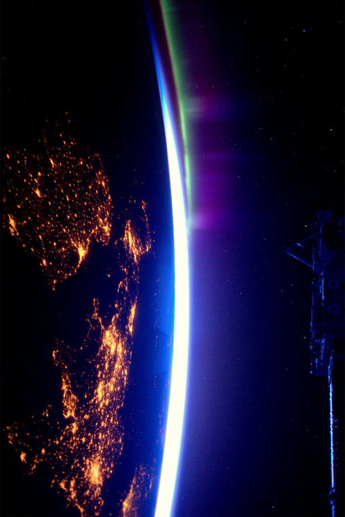 plasmatics-life:  The UK and Ireland, as seen from the ISS  By European Space Agency 