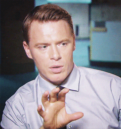 sombergrace:  Diego Klattenhoff + the tongue thing 