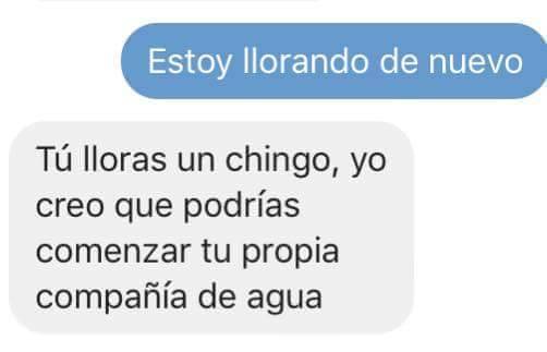 la-chica-de-los-insomnios:  Estúpida, nuestra amistad, idiota. 