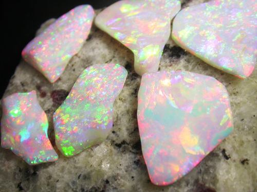 Sex Opals and Opaline Materials pictures