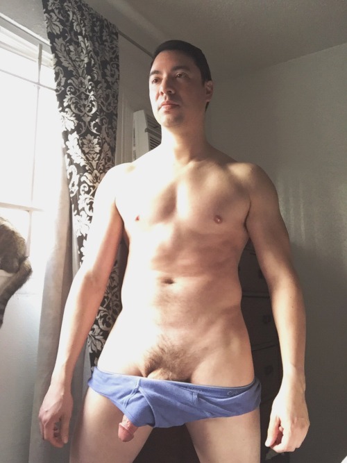 unclelucas: mensobsession: free-the-simple: Nudist and music lovers unite Visit bit.ly/FORTTR