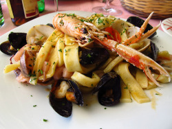 everybody-loves-to-eat:  Scialatielli seafood