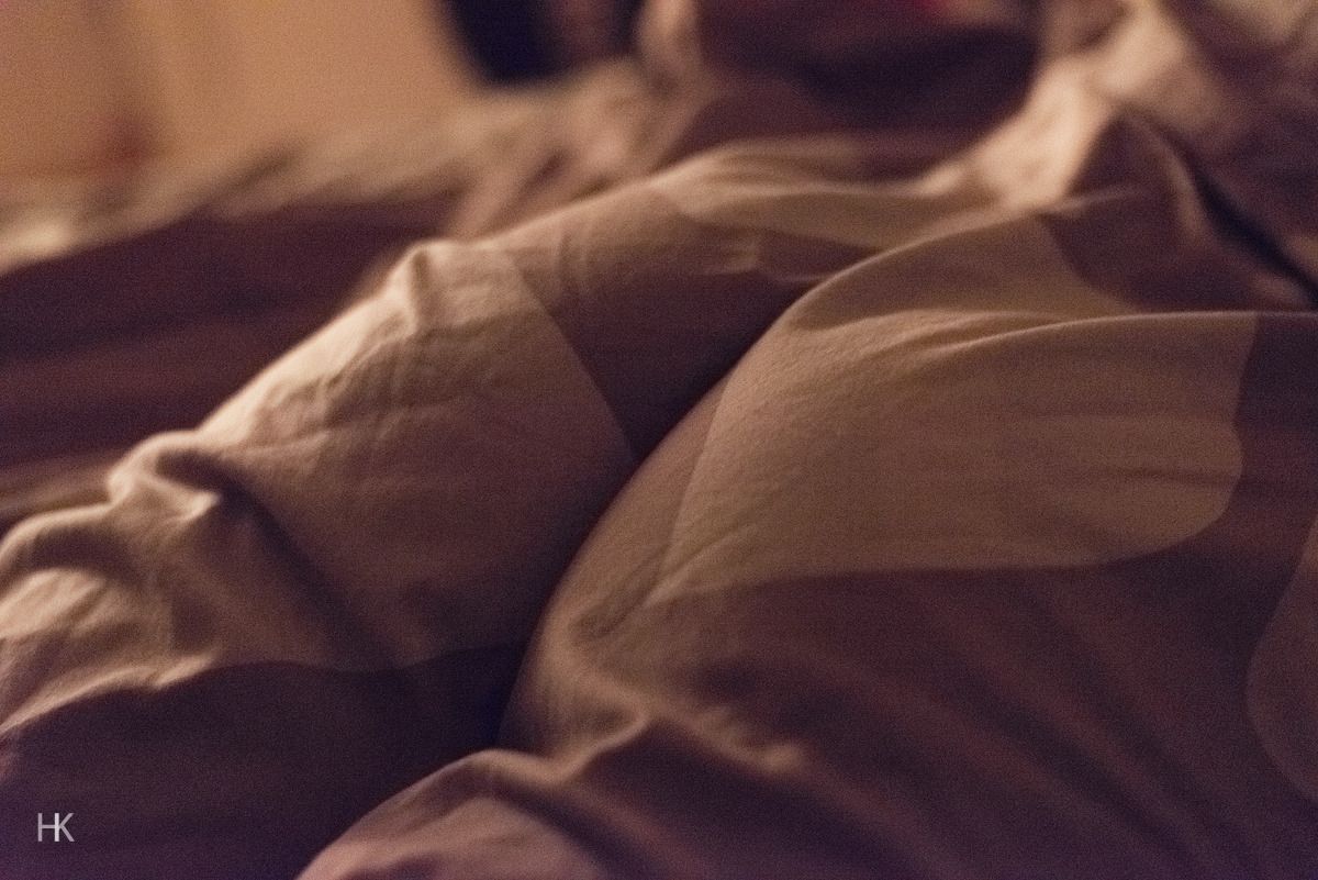 home-kink:  Excuse me miss, may I see what you’re hiding here please ?=}