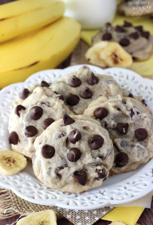 foodffs:Banana Chocolate Chip CookiesReally nice recipes. Every hour.