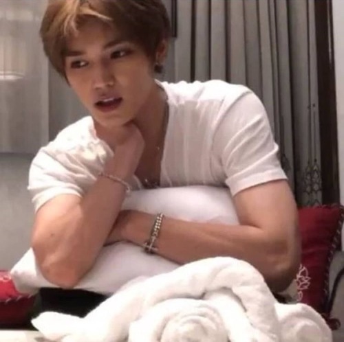 Just Some Low Quality Taeyong Pics That Bless My Soul 