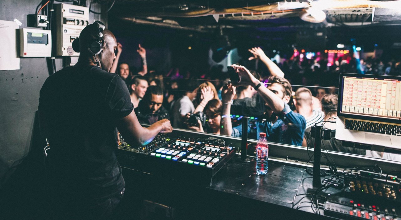 audiogear:  Kenny Larkin playing at Rex Club, Paris (France)