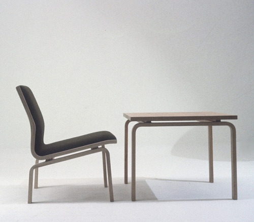 Arne Jacobsen, chair and table, designed for St. Catherine’s College, Oxford, which was built in 196