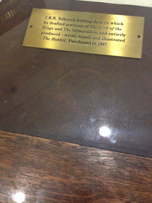 f-ili: joyfullycatholic: The Tolkien nerd is me is TOTALLY geeked that I got to see the desk where J