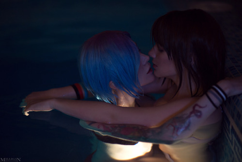   Life is Strange Why look, an otter in my water!  Torie as ChloeAnn as Maxphoto, make-up by mehttps://www.instagram.com/milliganvick/