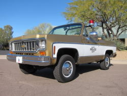 oldschoolgarage:  Sheriff Brody’s Blazer