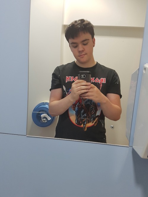 gaygyarados: thanks for 3000 followers