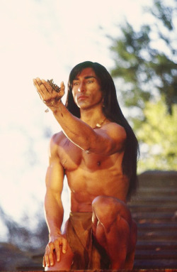 nativeamericanconnection: Apache/Navajo actor Jay Tavare in “Unbowed” (1999). 