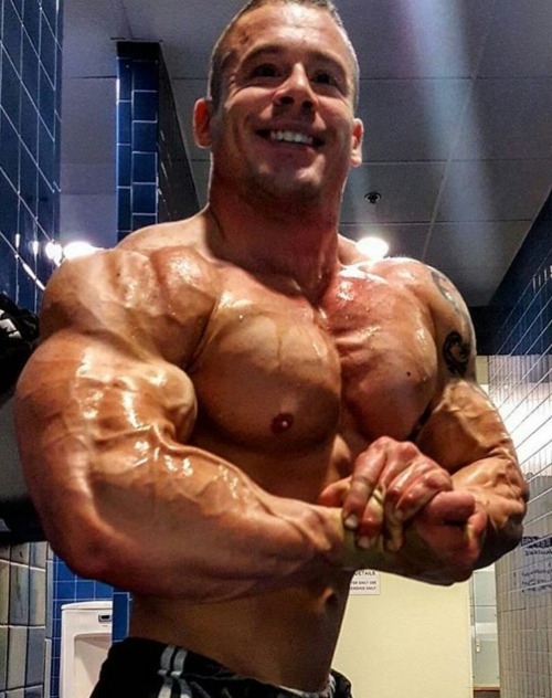 Porn Bodybuilders photos