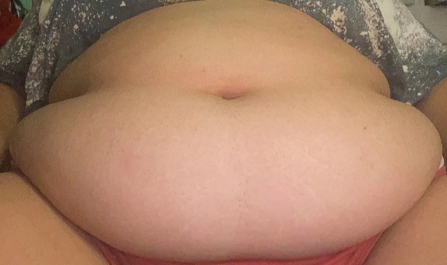 prize-pig-collection::some belly pics before i left for college,hoping to gain the