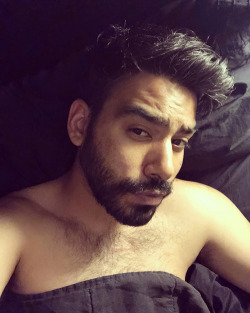 rocktheholygrail:rahulkohli13: OMG I’m so tired loool, don’t even look at me 🙈. What am I like? LMAO. I don’t even know who took this!? Might delete later 🙊😇💅🏽