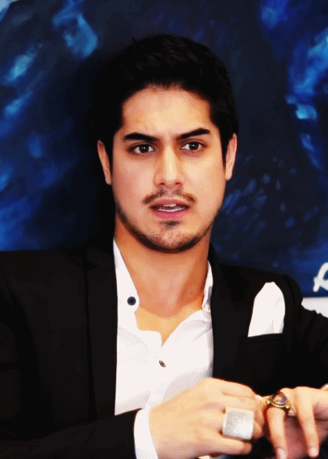 somanygorgeousmen:In Dialogue With: Avan Jogia