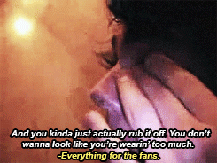 waynegaycy:  Gerard doing his eyeliner. 