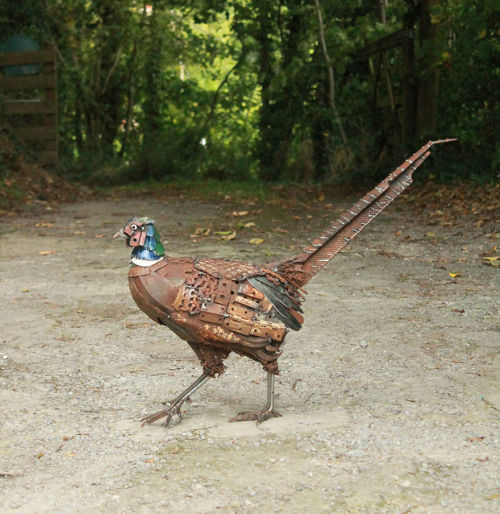 laurelcrownedkitten: awkwardfortuneteller:  awesome-picz:  Artist Turns Scrap Metal Into Animals.   The artist is JK Brown. Please always remember to give credit to artists.  He’s on Etsy if you’ve got money to spend 