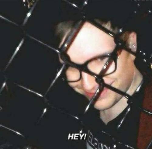 annaanddmatthew: 10 minutes into Netflix and Chill, and Patrick gives you the look.