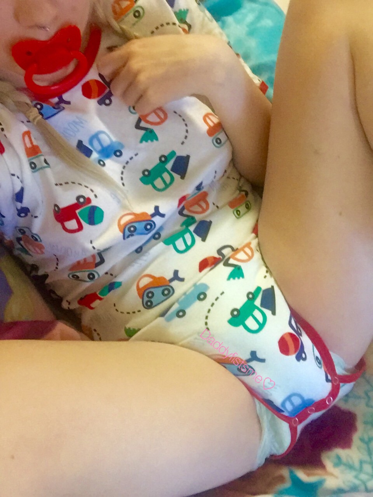 daddyfistsme:  Wouldn’t it just be so easy to push my onesie and diaper to the