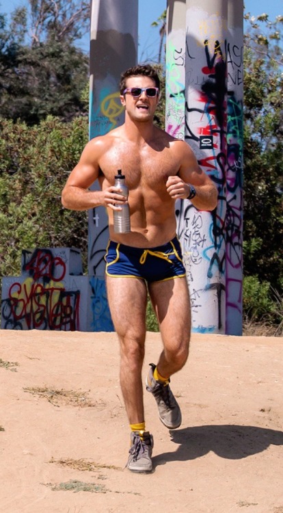 malecelebhub: BEAU MIRCHOFF