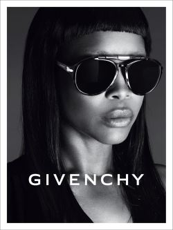 biko-snapped:  Erykah Badu GIVENCHY 