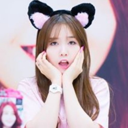 Korean kpop and kdrama star photoset part 1:Cute kpop idol:1.Yoon Bomi (Apink)2.IU (Lee Ji Eun)3.Kim