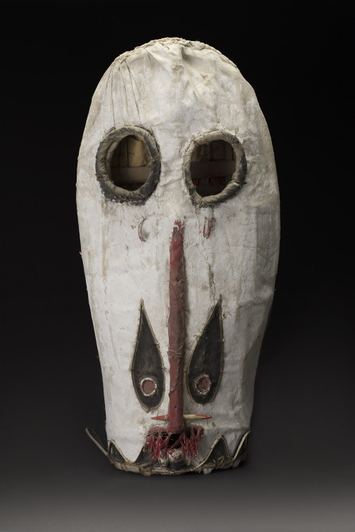 cavinmorrisgallery: New Guinea White skin mask 31 x 16.5 x 13 inches 78.7 x 41.9 x 33 cm NG 174