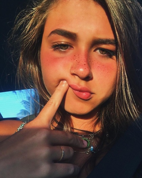 http://streetgrl.tumblr.com/post/160890359542