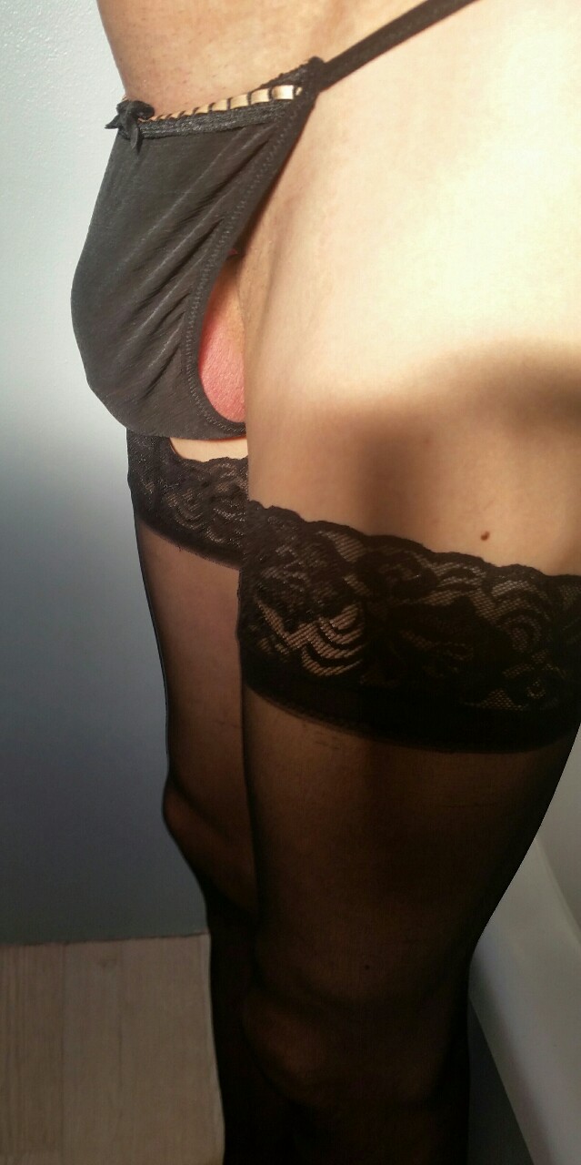sissyboi75:  Morning playtime and a sticky ending x