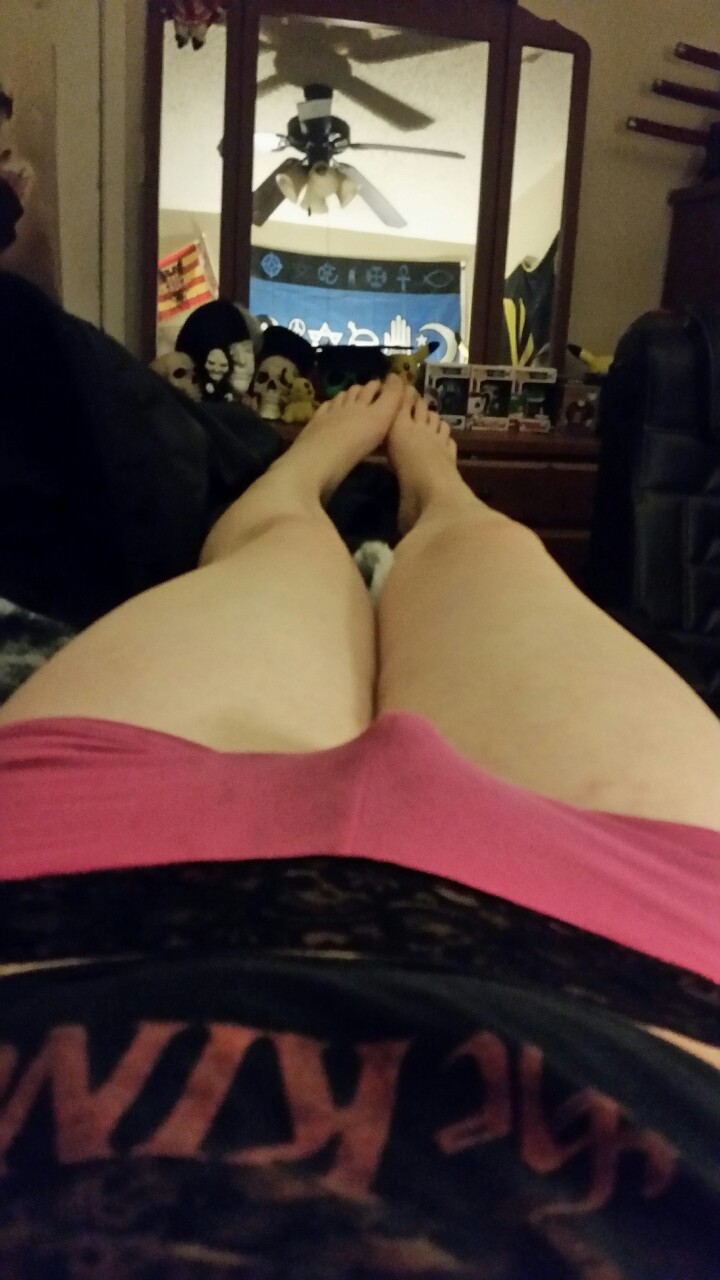 anotherfemboy:  jinx-senpai:  About to go to sleep, decided to be lewd first cx 