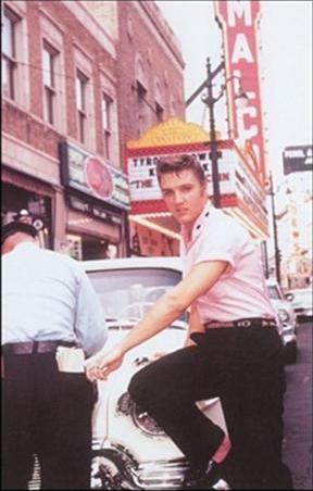 ilovetheking-elvispresley:  He looks good in pink :) 