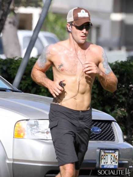 male-celebs-naked:  Alex O’Loughlin 2See more here