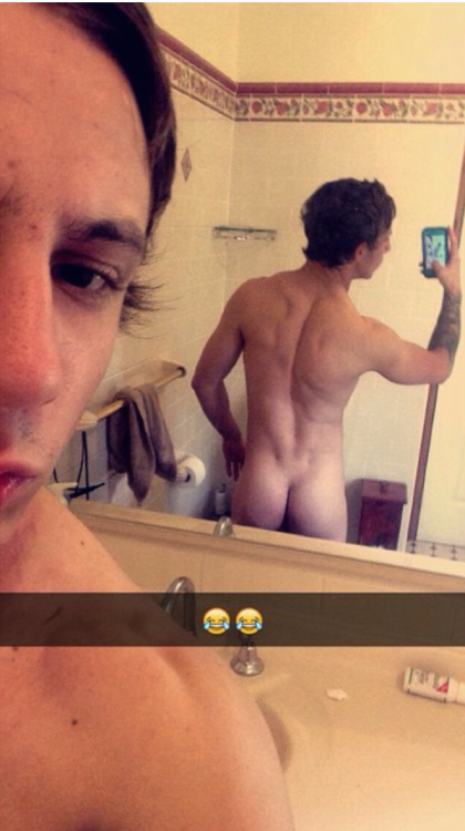 snapchathotguys:  Follow me for more hot straight guys: click hereAdd me on Snapchat for exclusive content: tumblrhotguysFeel free to send me your pics and videosAny Snapchat request via inbox