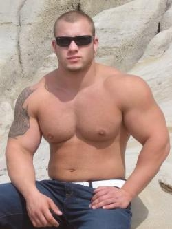 dilftruckers:  Beefy!