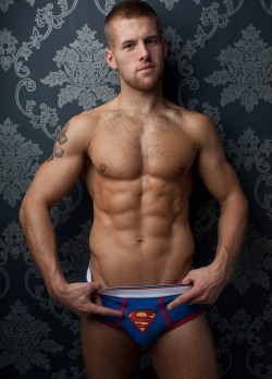 Super sexy. Make YOUR dreams come true… show off Man of Steel!. nudedreamscomingtrue.tumblr.com