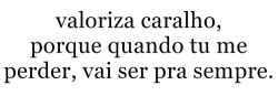 Uma escritora de boteco, a procura de um amor.