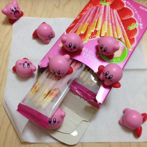 thereishopestill:  zcbrn:  ポッキーの日  GIVE ME KIRBY(s)