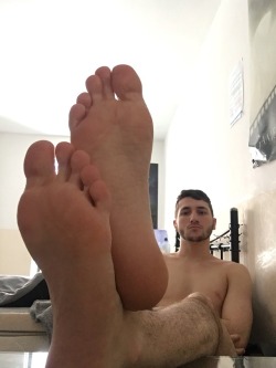 jfeet14:  WOW my nose would love to be all