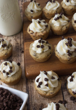 verticalfood:  Cheesecake Filled Cookie Cups