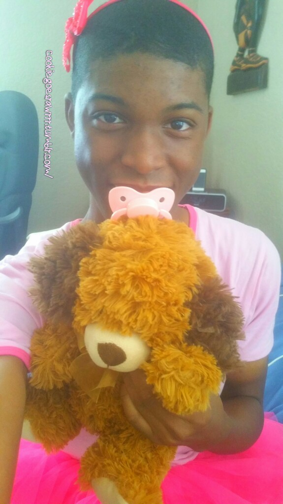 cookiegoesrawrrr:  littlebabykeisha:  cookiegoesrawrrr:  I has a new stuffie and