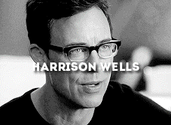 noone-seesyou-likeido: Arrow &amp; The Flash: Masked heroes &amp; villains.