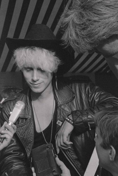 mydmlife:  Martin Gore interviewed on July 13th, 1985 -  Rockscene Festival, Brest   (Fonds Louis Blonce, Brest archives).  