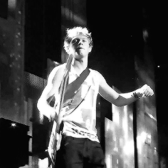one-harrystyles:  x 